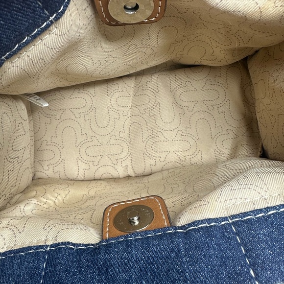True Religion crossbody Bag - Picture 6 of 8